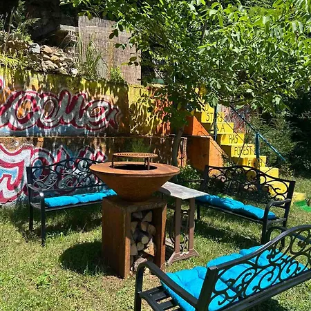Yaninata Art House In Teteven